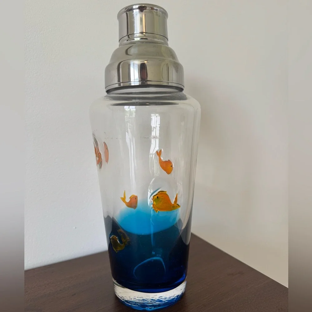 Unique 5 Fish Swimming in Sea Optic Fused Glass Cocktail Martini Shaker